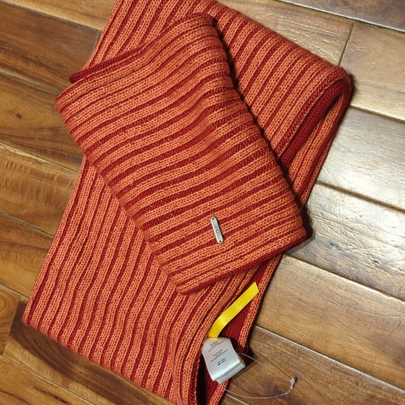 new LOLE infinity scarf/wrap - Picture 4 of 4